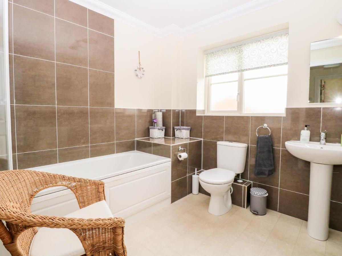 Robins Nest Villa Cromer Bagian luar foto